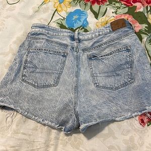 American Eagle mom shorts